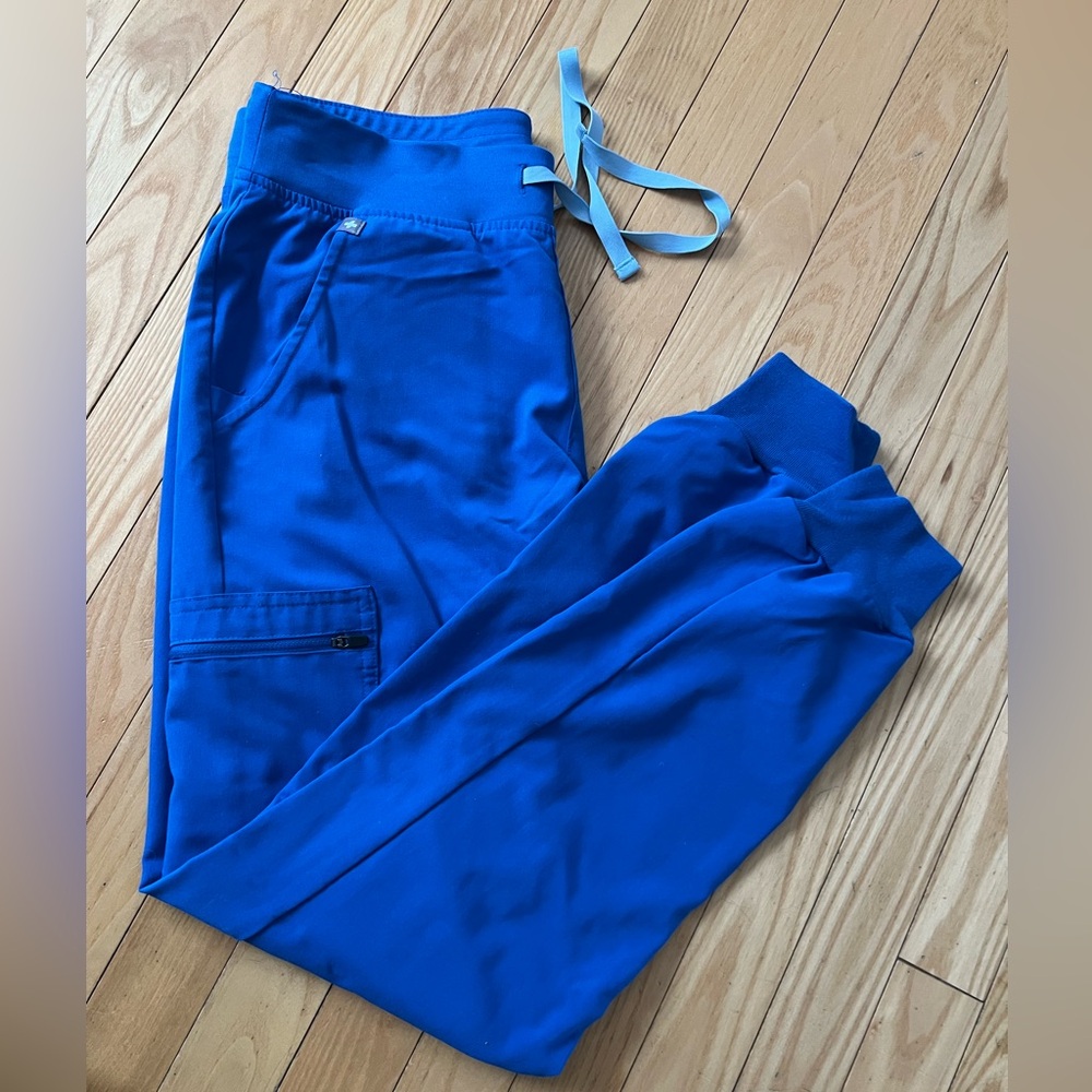 Women’s Figs Zamora Scrub Bottoms - Size Small